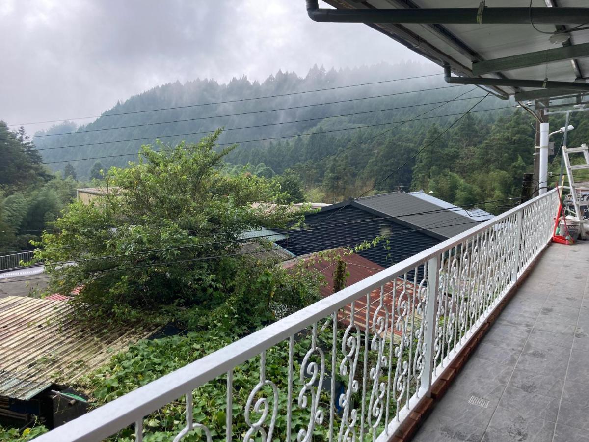老老街 誠君民宿 Fenchihu Eksteriør billede